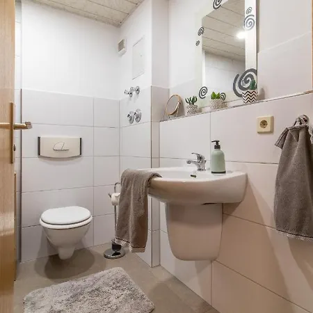 Modernes Apartment Im Gruenen I Balkon I Wlan I Stellplatz Шварценберг Экстерьер фото
